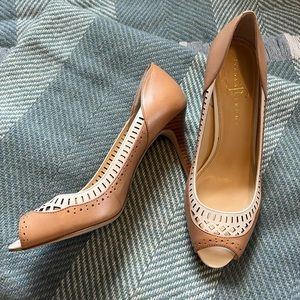 NWOT Ivanka Trump Nude 2.5in Heels